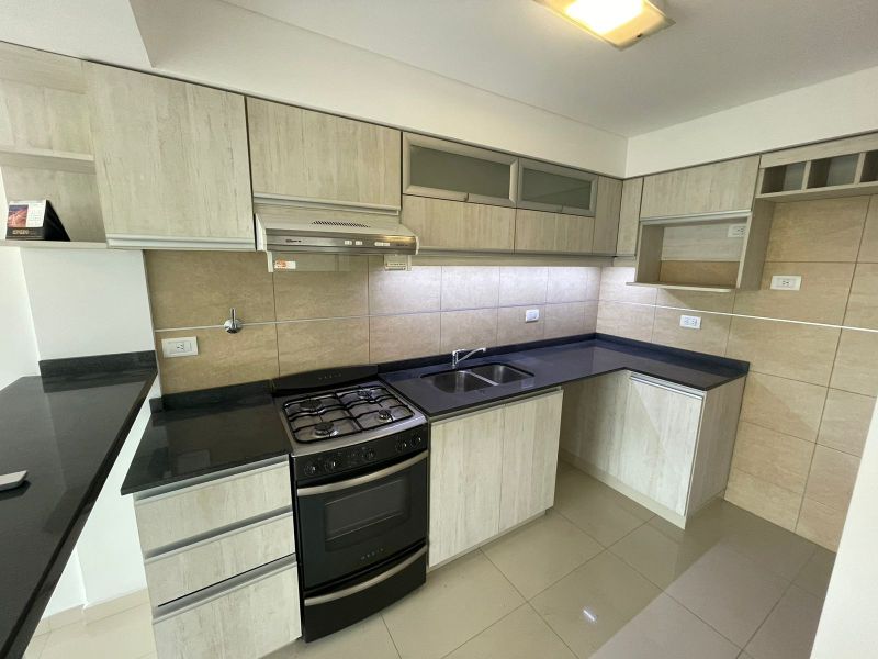 aparopropiedades - Departamento de 2 ambientes con cochera a la Venta