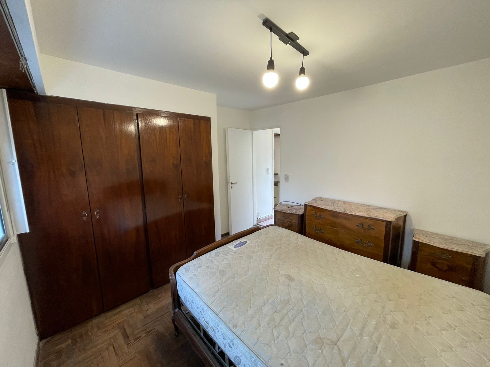 aparopropiedades - Departamento de 2 ambientes con patio en Quilmes Oeste