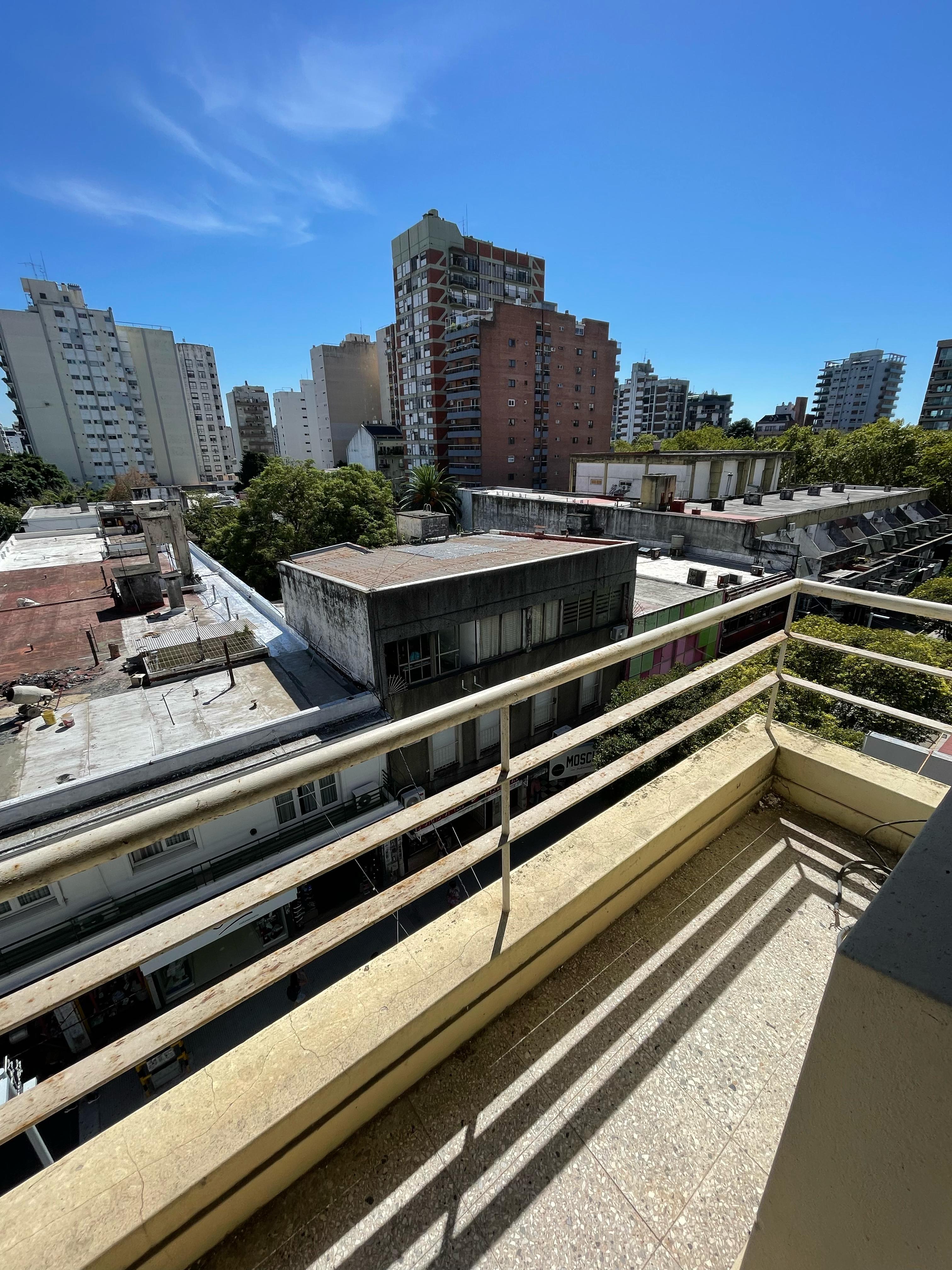 aparopropiedades - Oficina en Alquiler en Quilmes Centro