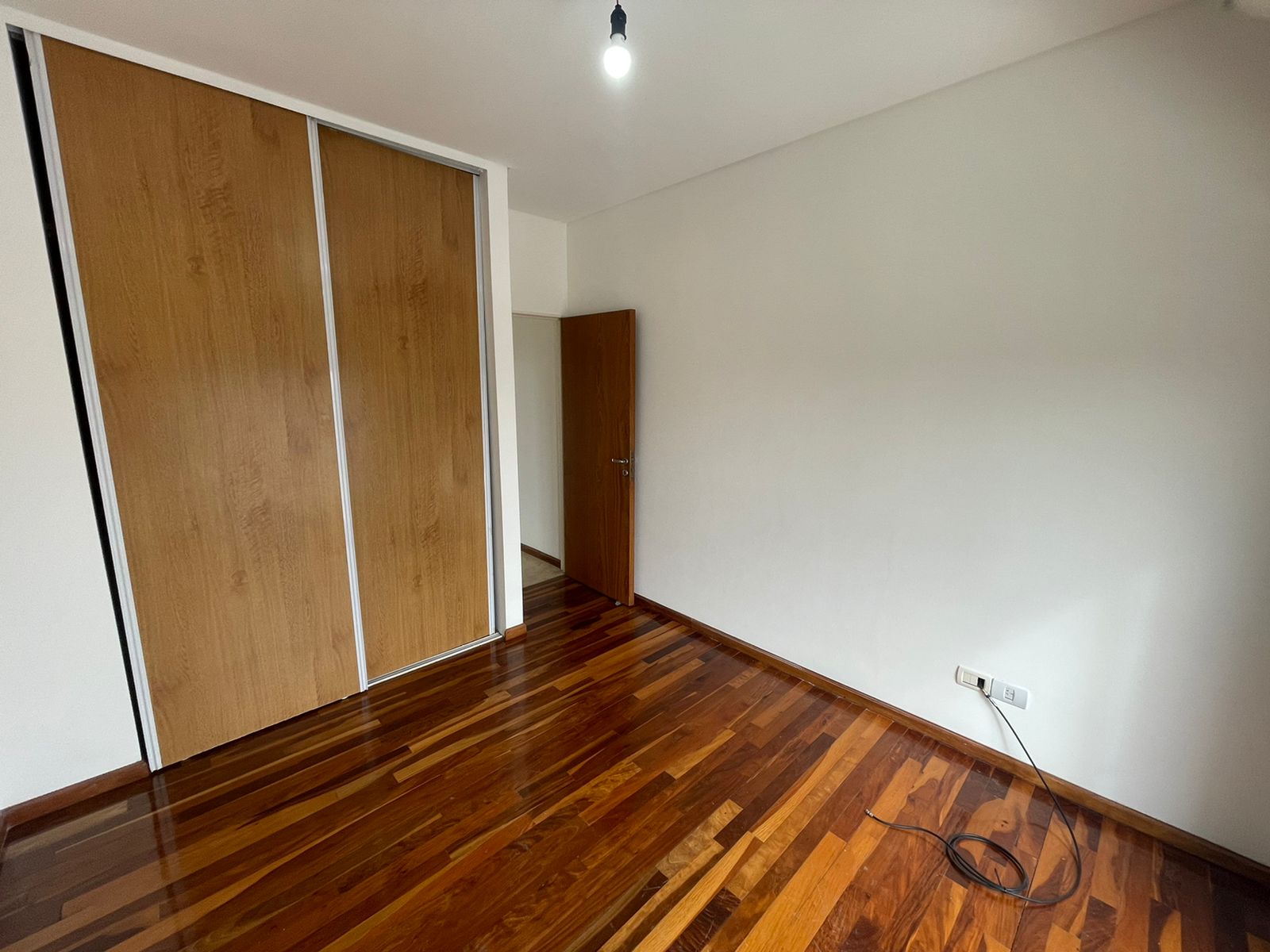 aparopropiedades - Departamento de 2 ambientes con cochera en Quilmes 