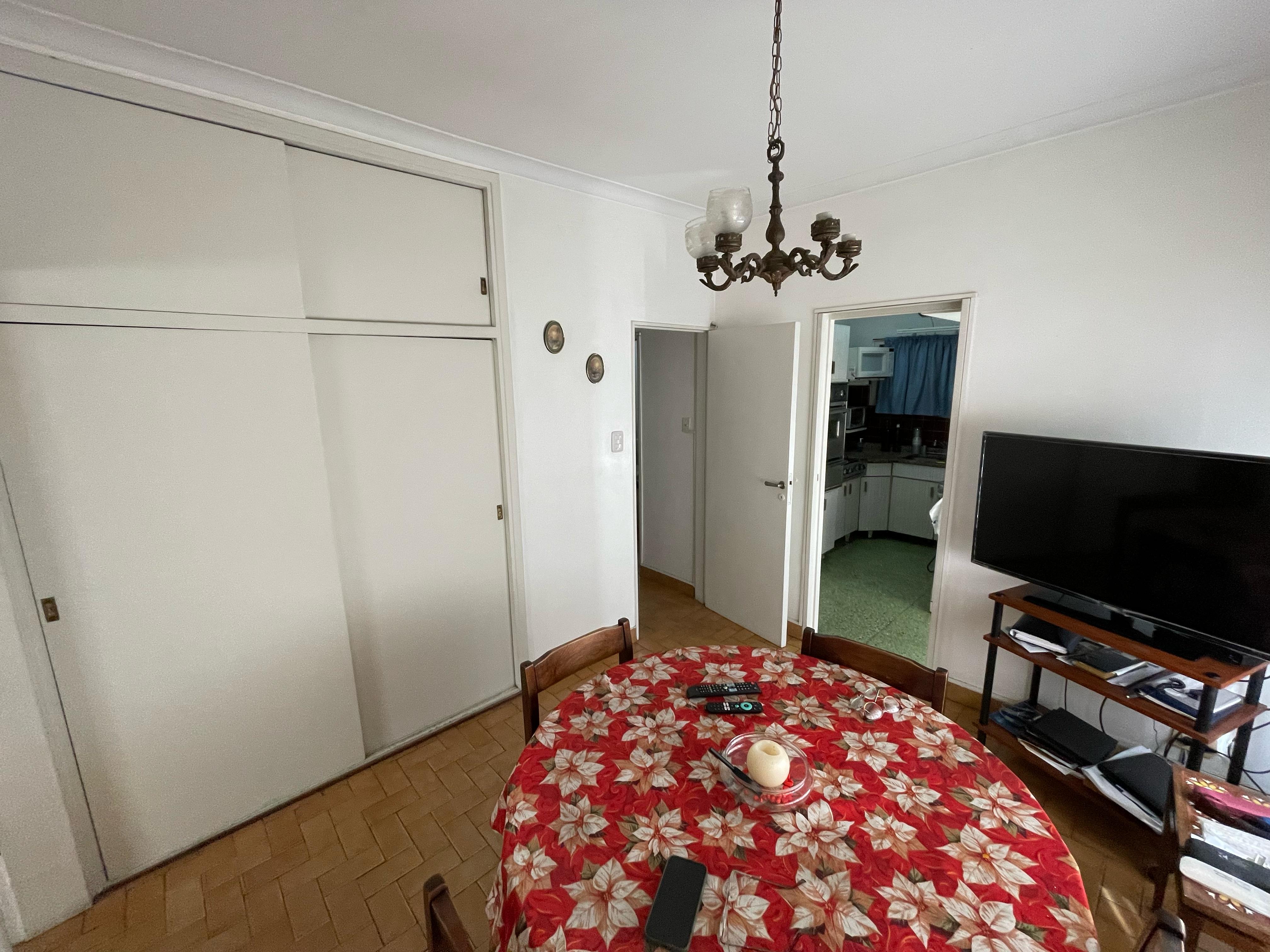 aparopropiedades - Chalet en Quilmes Oeste a la Venta