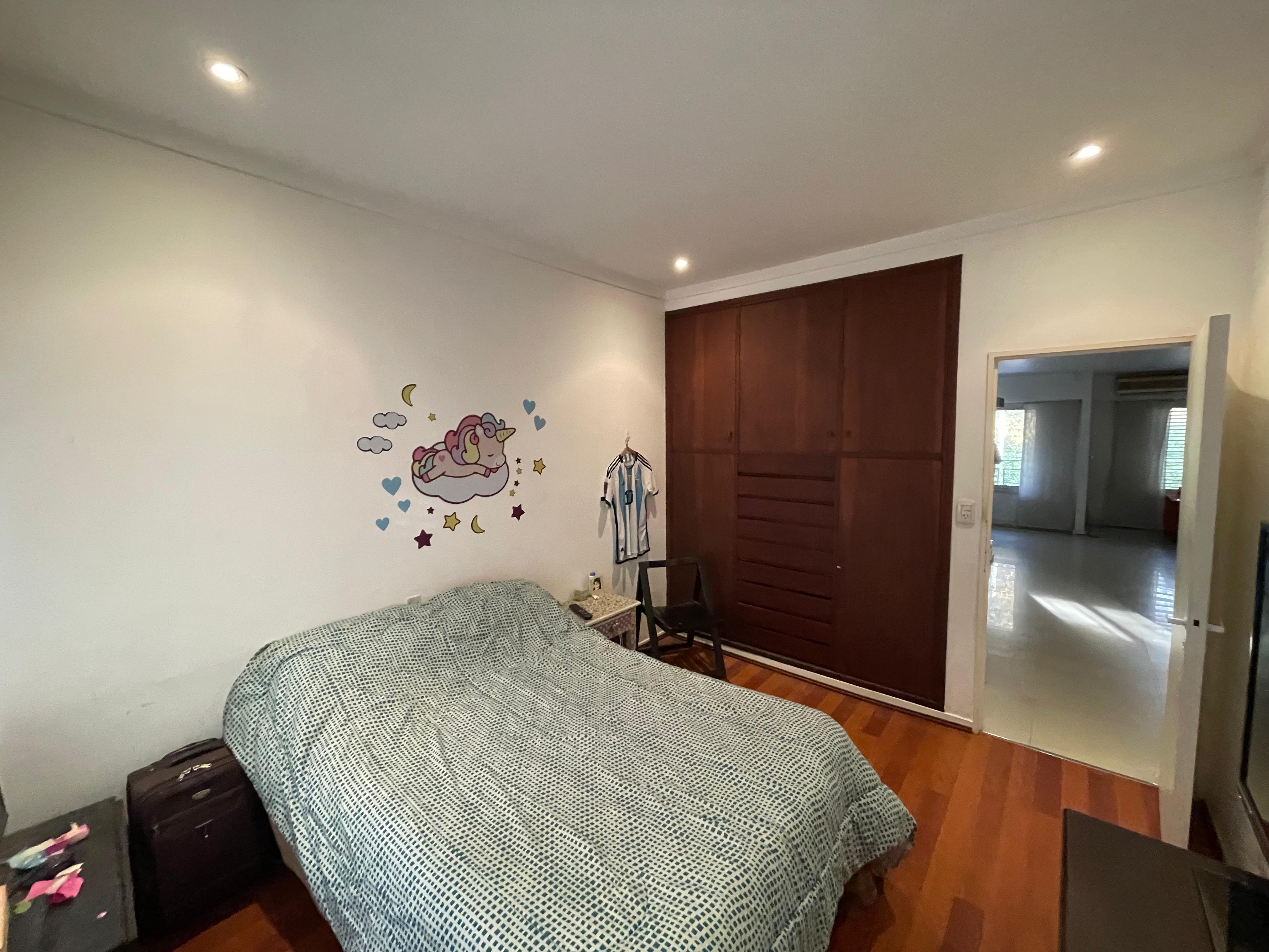 aparopropiedades - Casa en Planta Alta con local abajo 