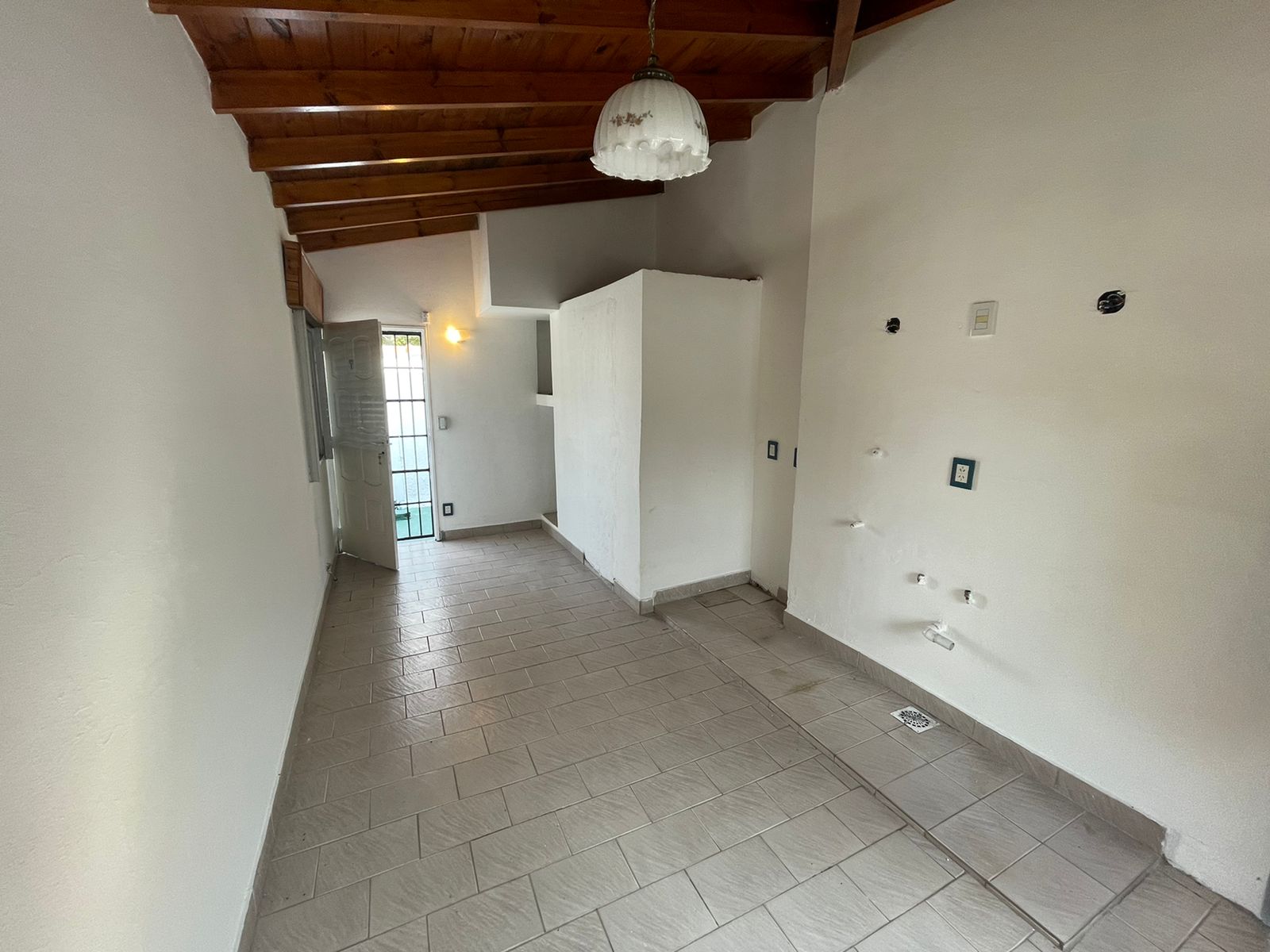 aparopropiedades - Chalet en dos Plantas en Alquiler