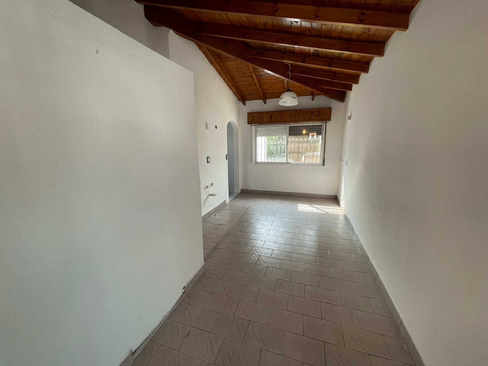 aparopropiedades - Chalet en dos Plantas en Alquiler