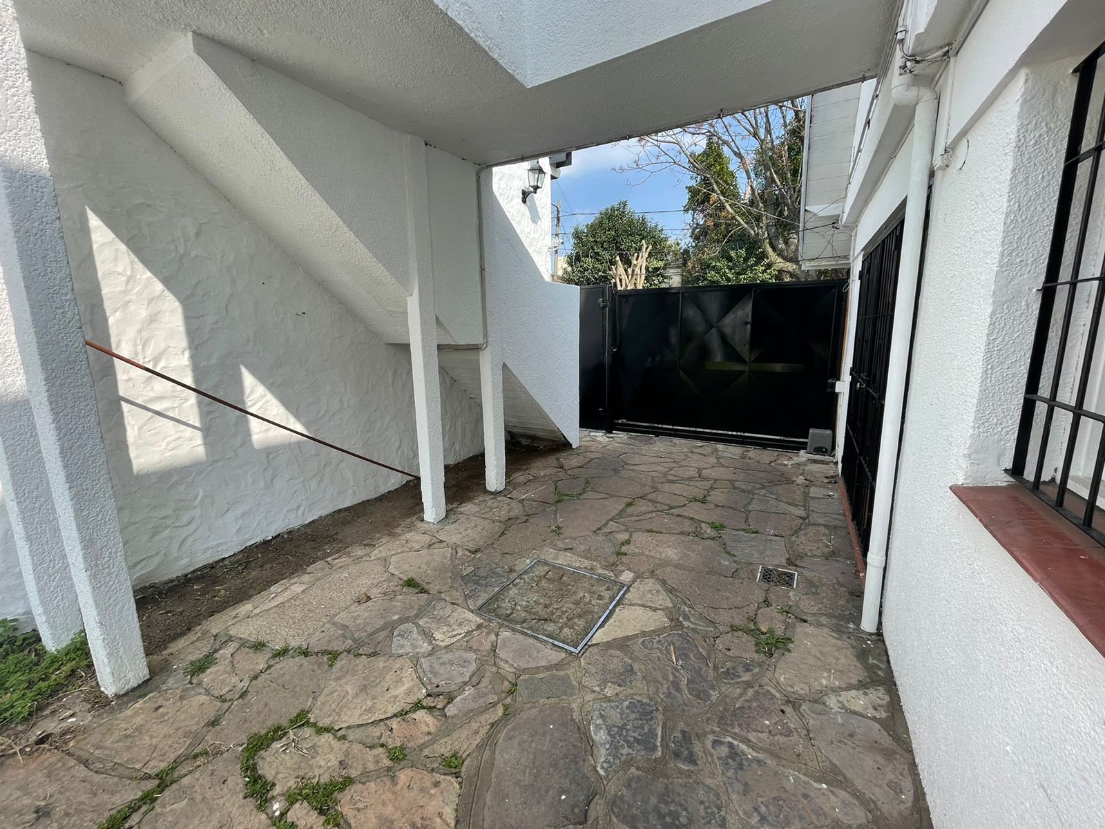 aparopropiedades - Chalet en dos Plantas en Alquiler