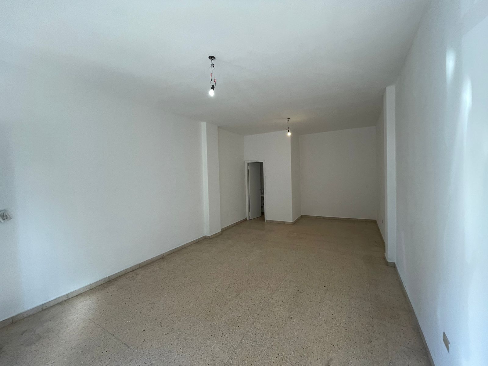 aparopropiedades - Local Comercial en Quilmes Centro