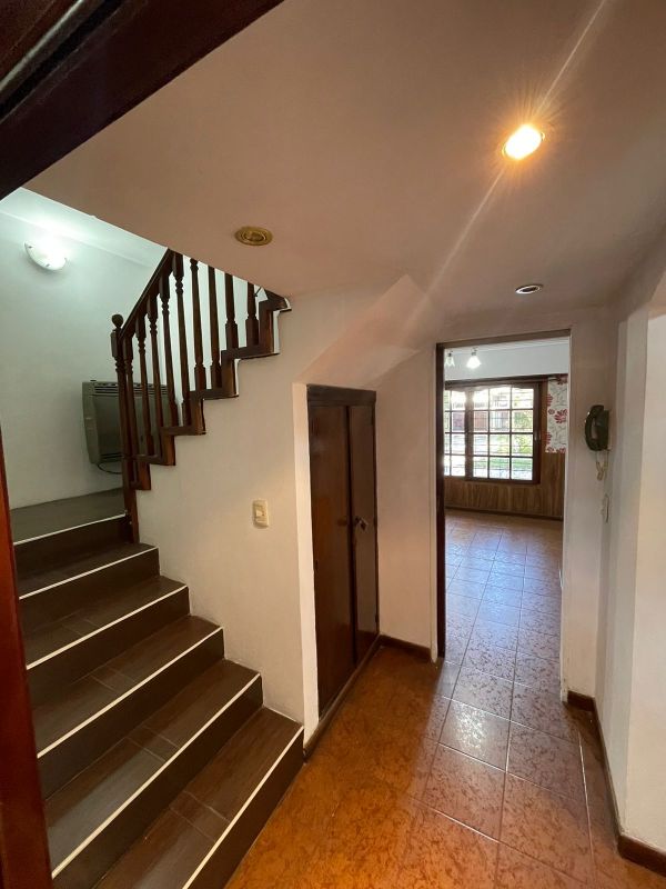 aparopropiedades - Chalet en dos Plantas a la venta