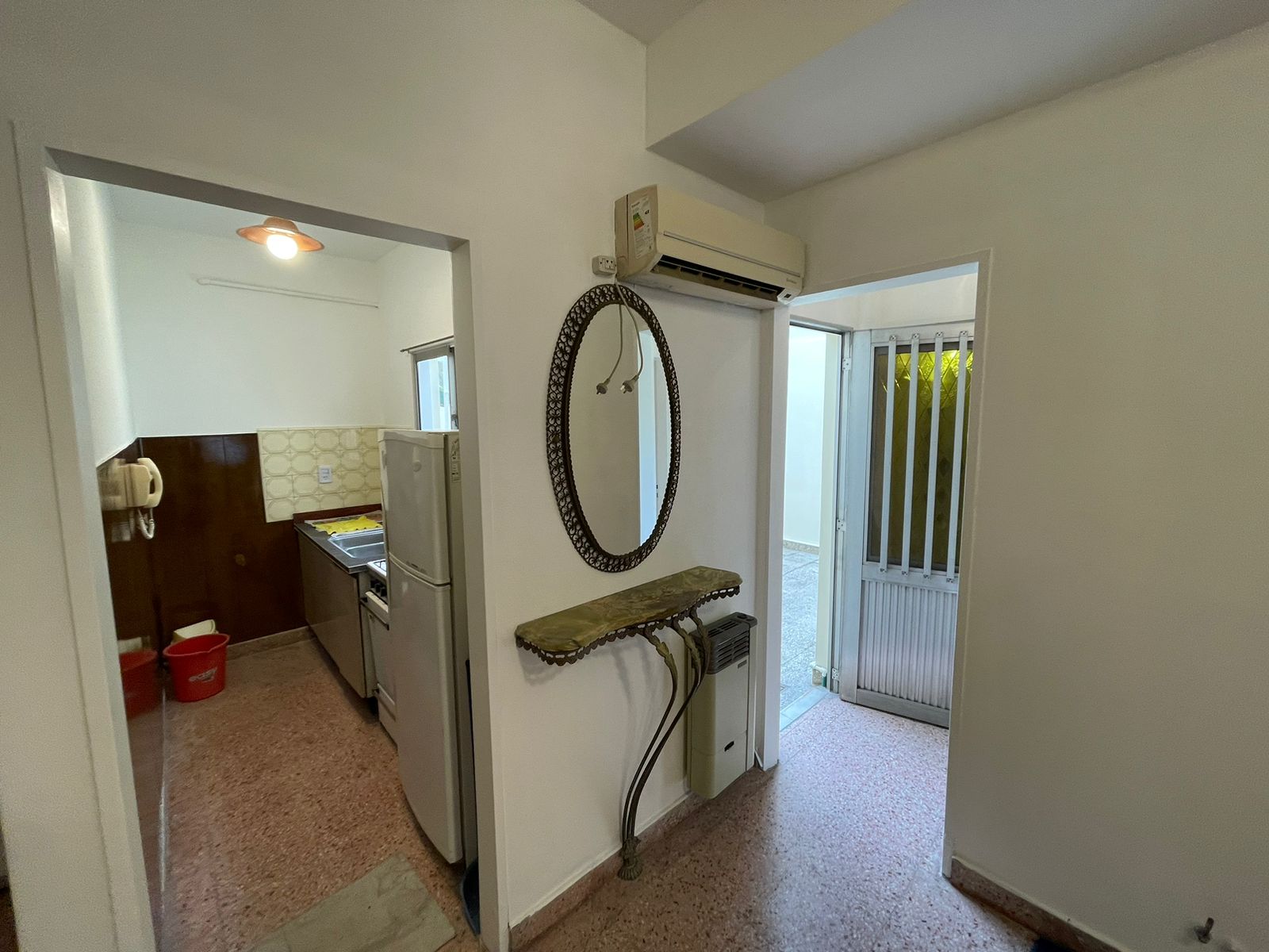 aparopropiedades - Departamento de 2 ambientes con patio en Quilmes Oeste