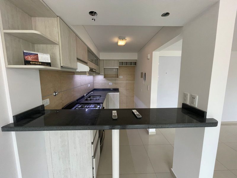 aparopropiedades - Departamento de 2 ambientes con cochera a la Venta