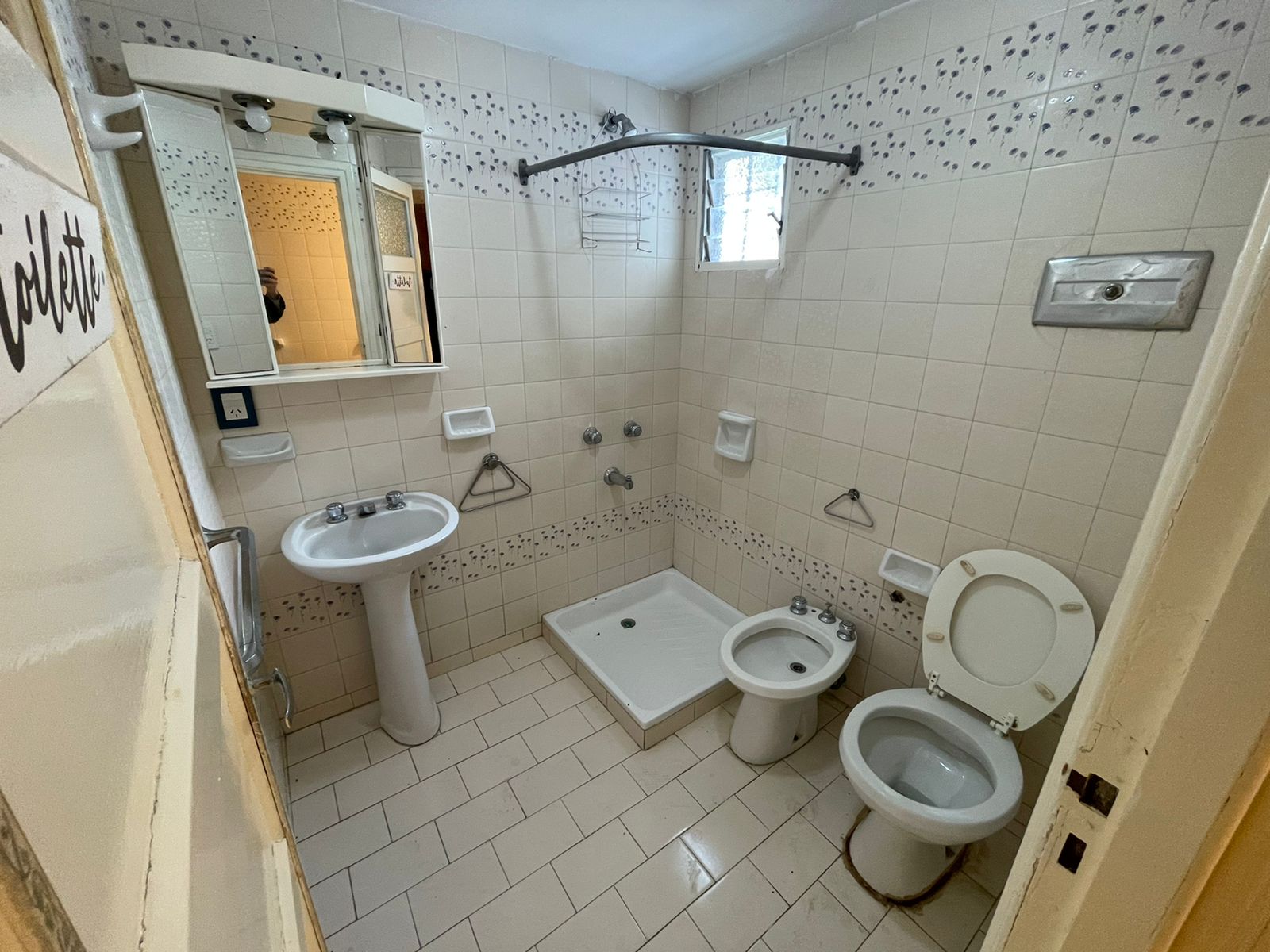 aparopropiedades - Chalet en dos Plantas en Alquiler