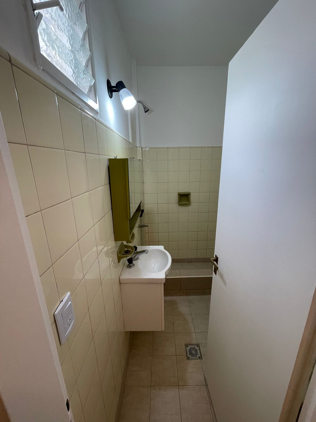 aparopropiedades - Departamento de 2 ambientes con patio en Quilmes Oeste