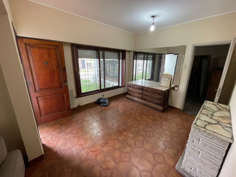 aparopropiedades - Casa en Quilmes Oeste a la venta