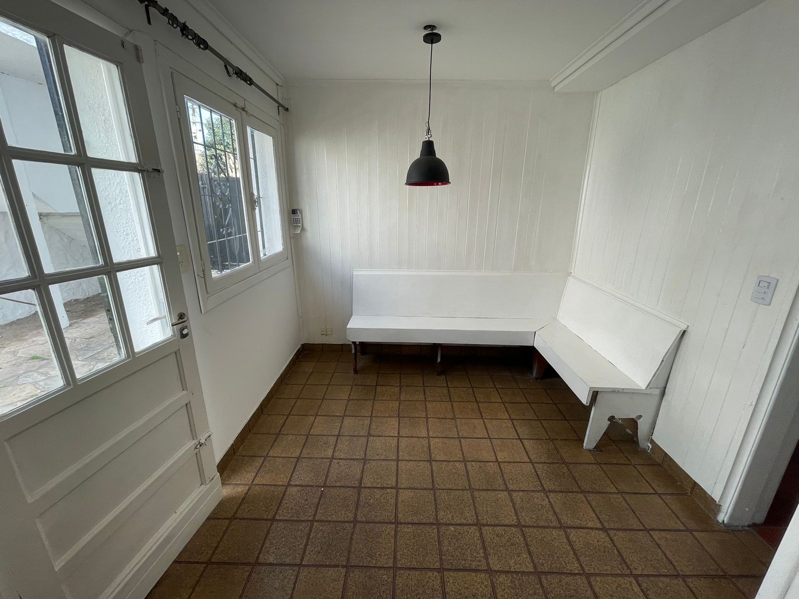 aparopropiedades - Chalet en dos Plantas en Alquiler