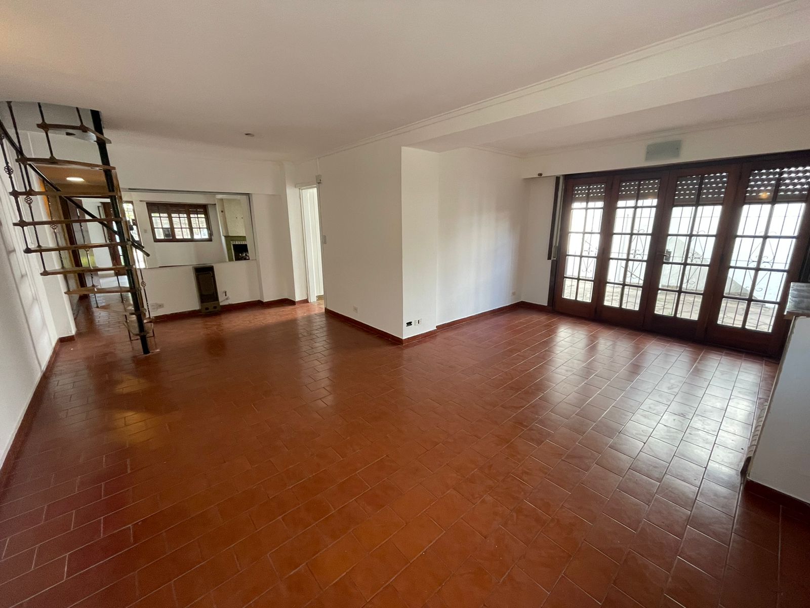 aparopropiedades - Chalet en dos Plantas en Alquiler