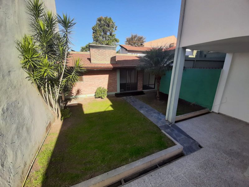 aparopropiedades - Casa a la venta en Quilmes Oeste