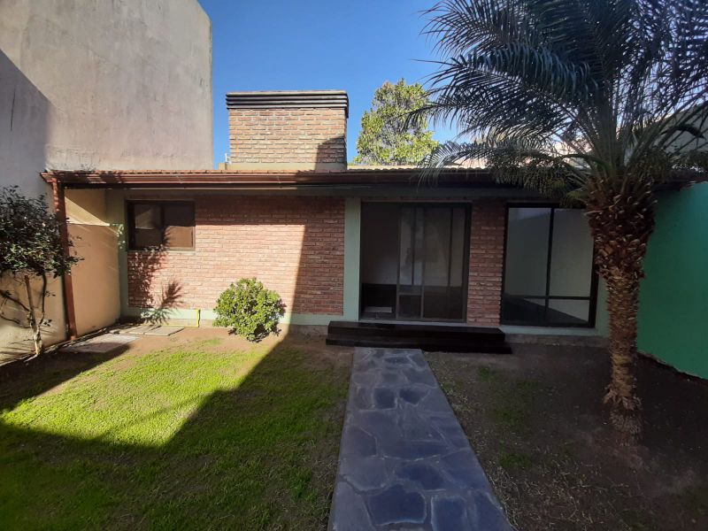 aparopropiedades - Casa a la venta en Quilmes Oeste