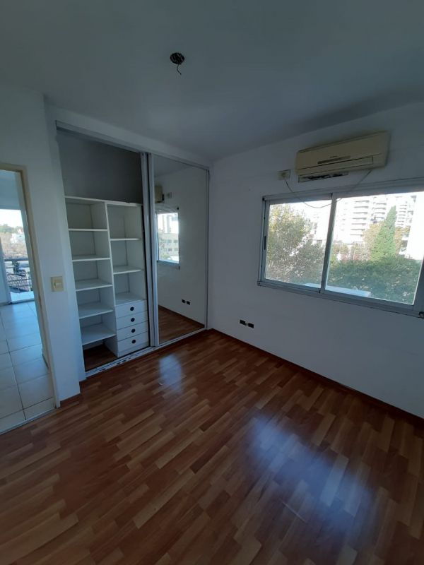 aparopropiedades - Departamento de 2 ambientes con cochera a la venta