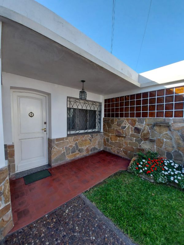 aparopropiedades - Casa tipo Americana en Venta