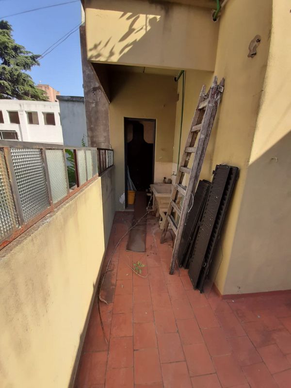 aparopropiedades - Oficina en planta alta a la venta
