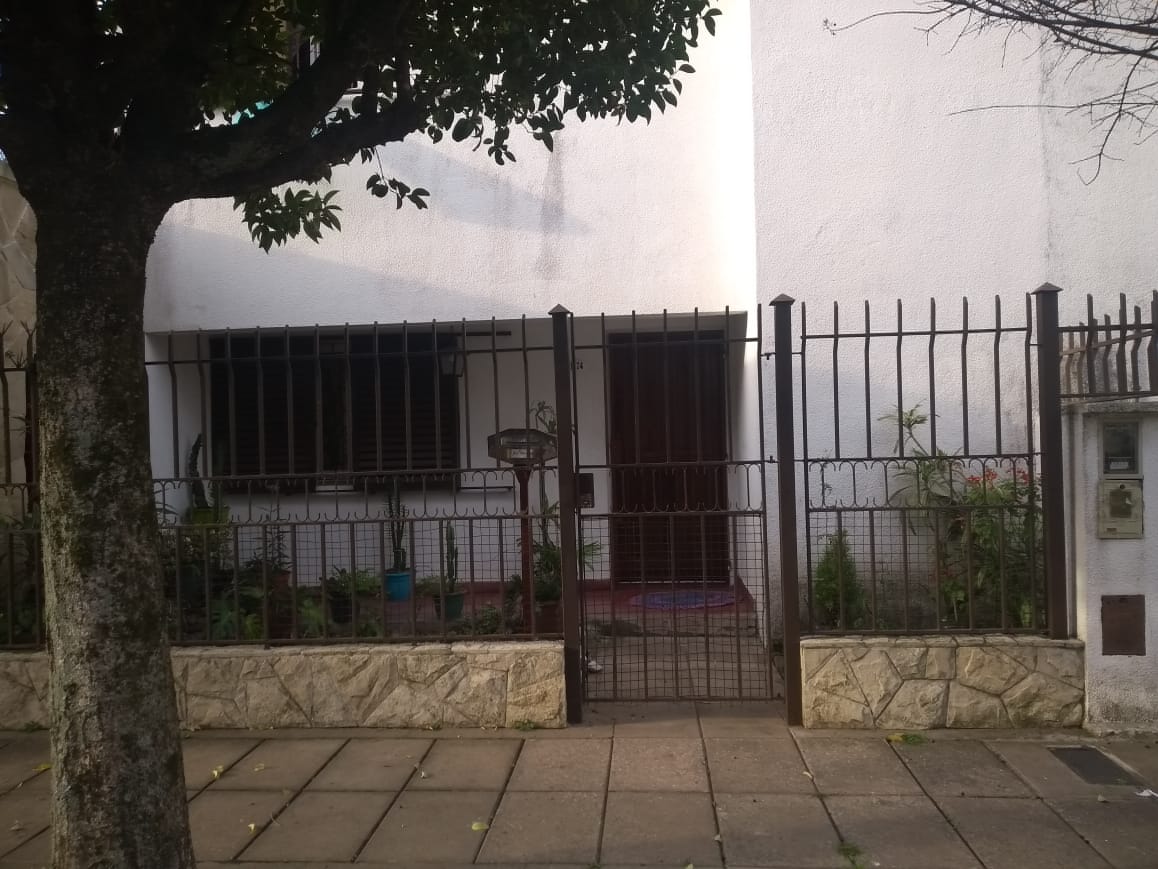 venta - Casa de 4 ambientes en Barrio Naval 