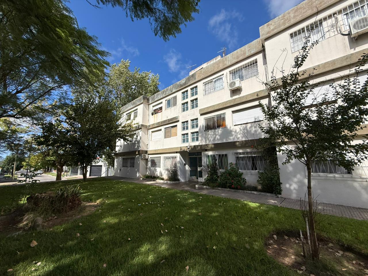 venta - Departamento de 3 ambientes en el Barrio Supe