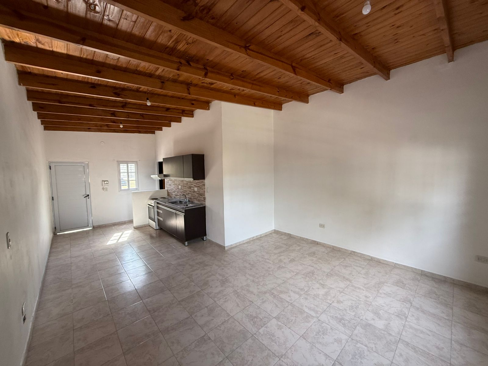 aparopropiedades - Monoambiente en alquiler en Planta Alta