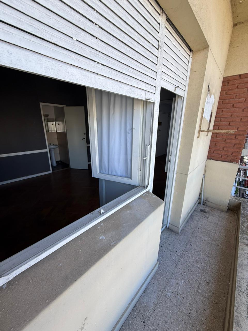 aparopropiedades - Oficina en Quilmes centro en alquiler