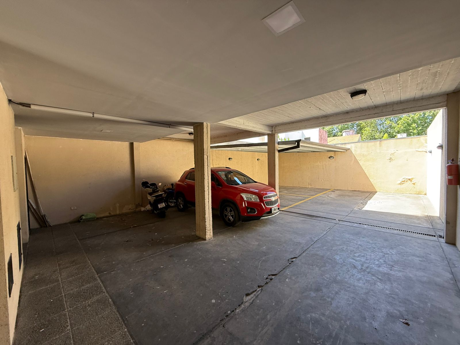 aparopropiedades - Departamento de 2 ambientes con cochera en Quilmes 