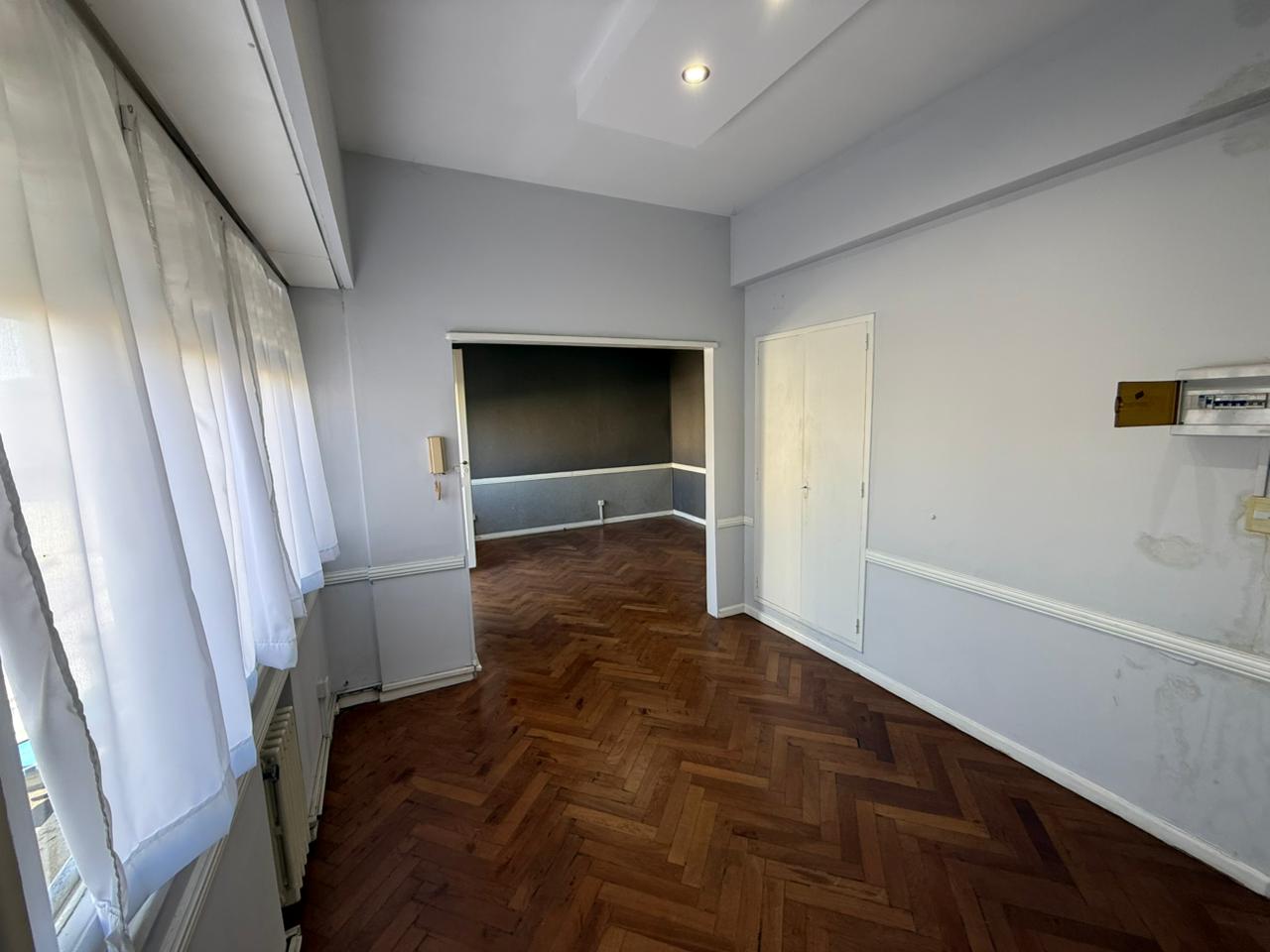 aparopropiedades - Oficina en Quilmes centro en alquiler