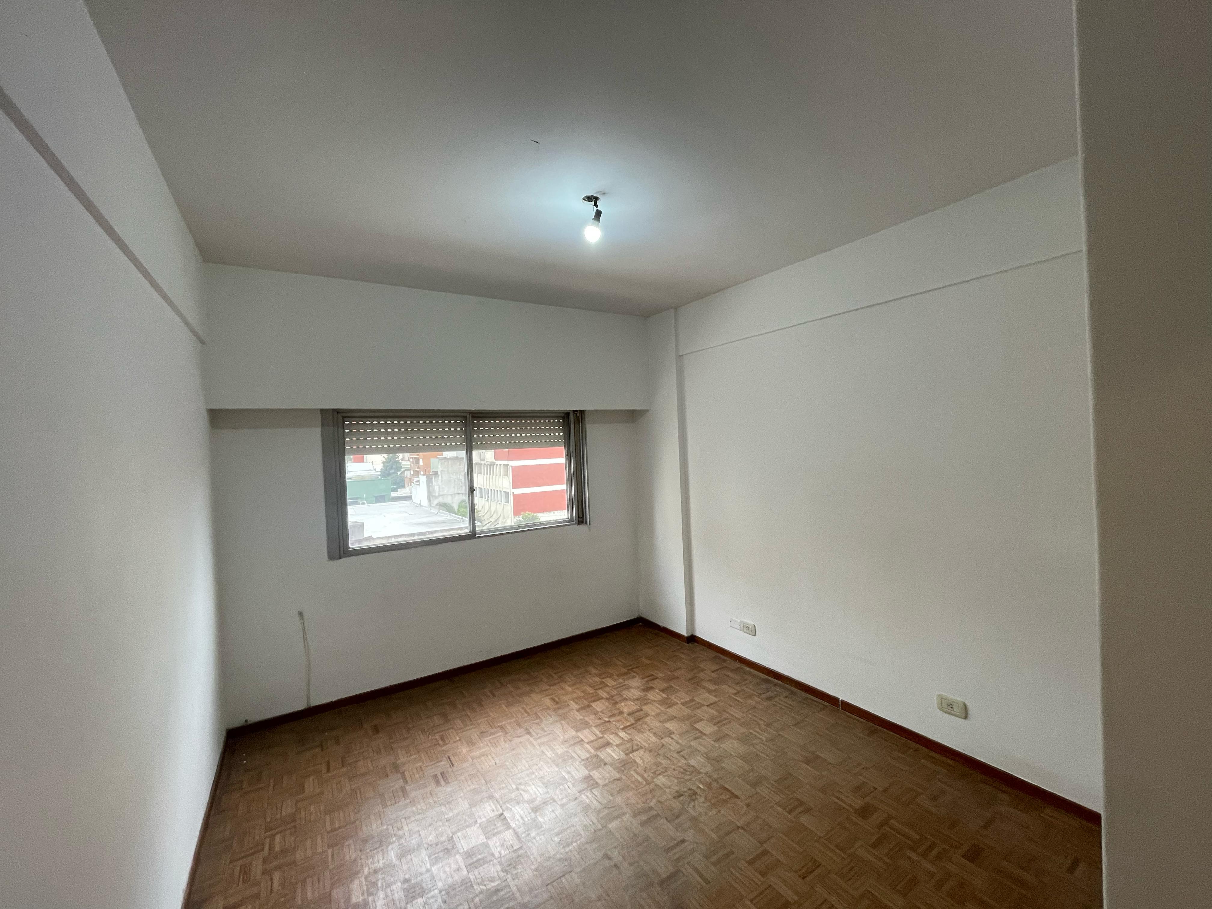 aparopropiedades - Departamento de 3 ambientes en Quilmes centro