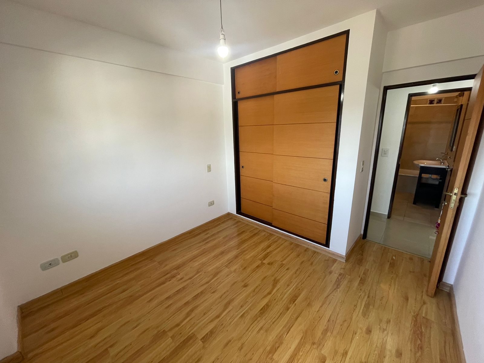 aparopropiedades - Departamento de 2 ambientes con cochera en Quilmes 