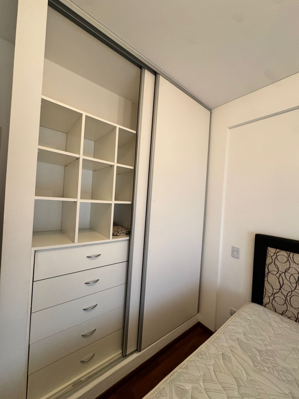 aparopropiedades - Departamento de 2 ambientes con cochera (AMUEBLADO)