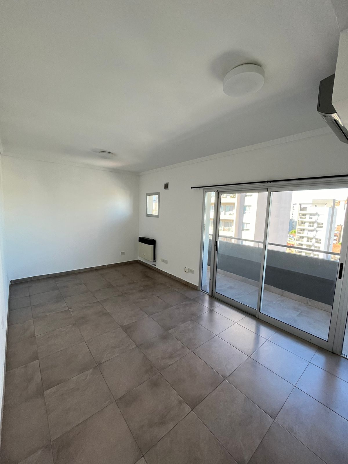 aparopropiedades - Departamento de 2 ambientes en Quilmes centro