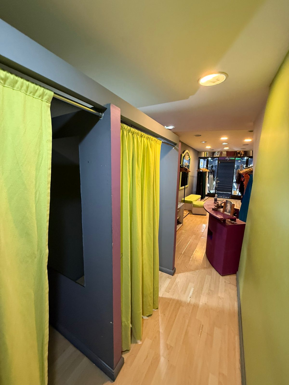 aparopropiedades - Local comercial sobre la peatonal Rivadavia 