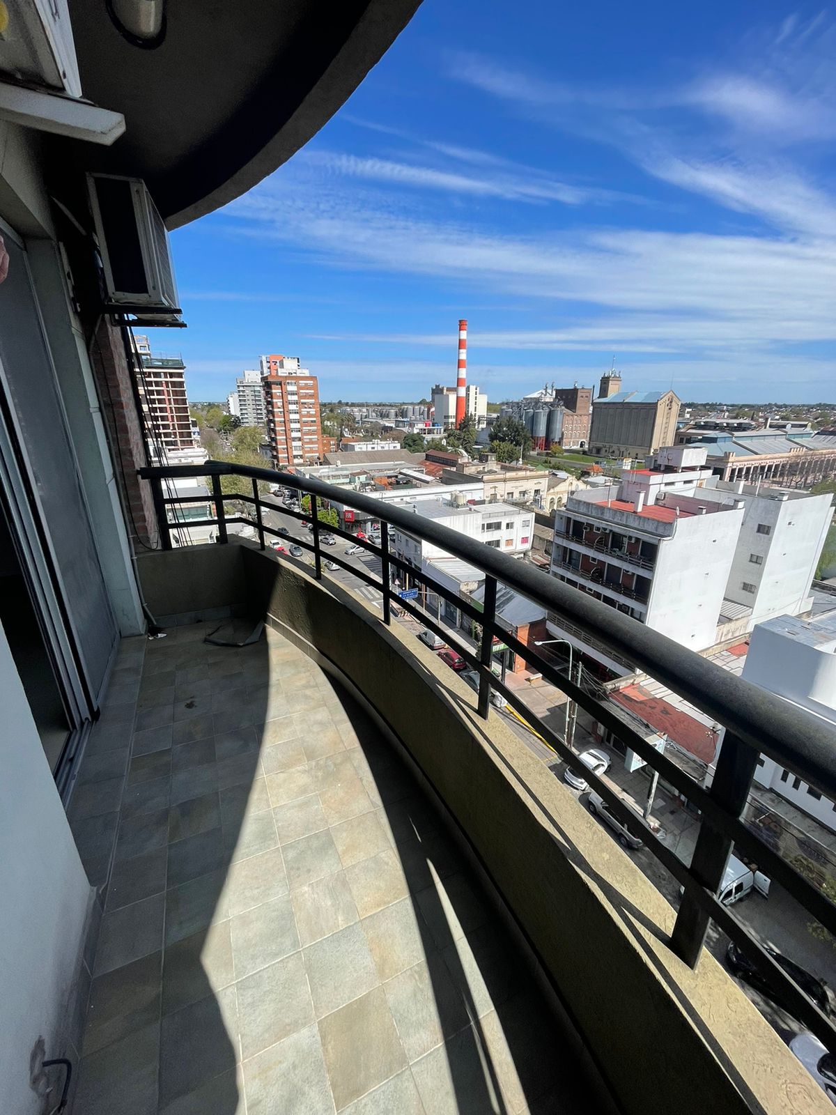 aparopropiedades - Departamento de 2 ambientes con cochera en Quilmes 