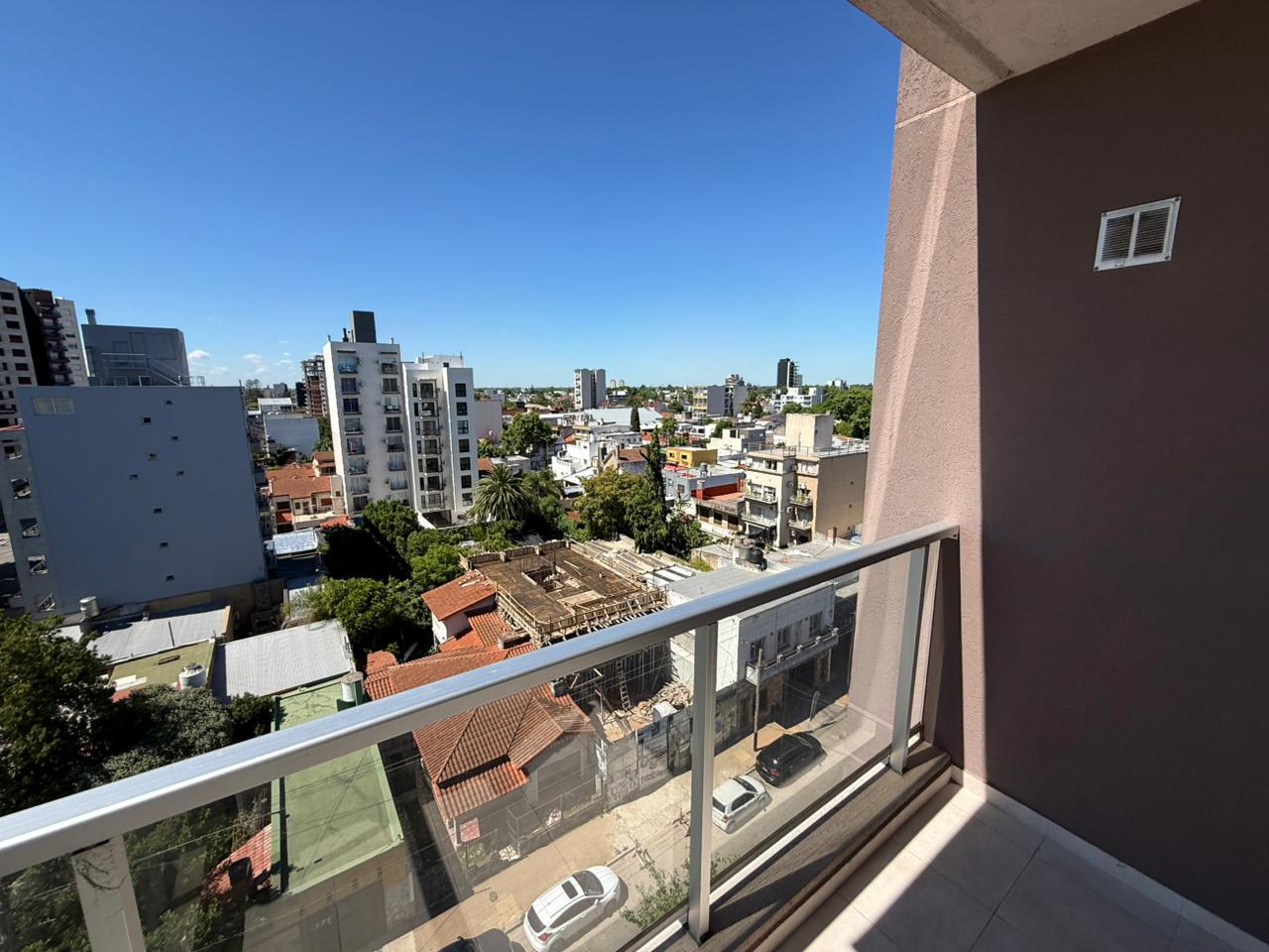 aparopropiedades - Departamento de 2 ambientes con cochera 