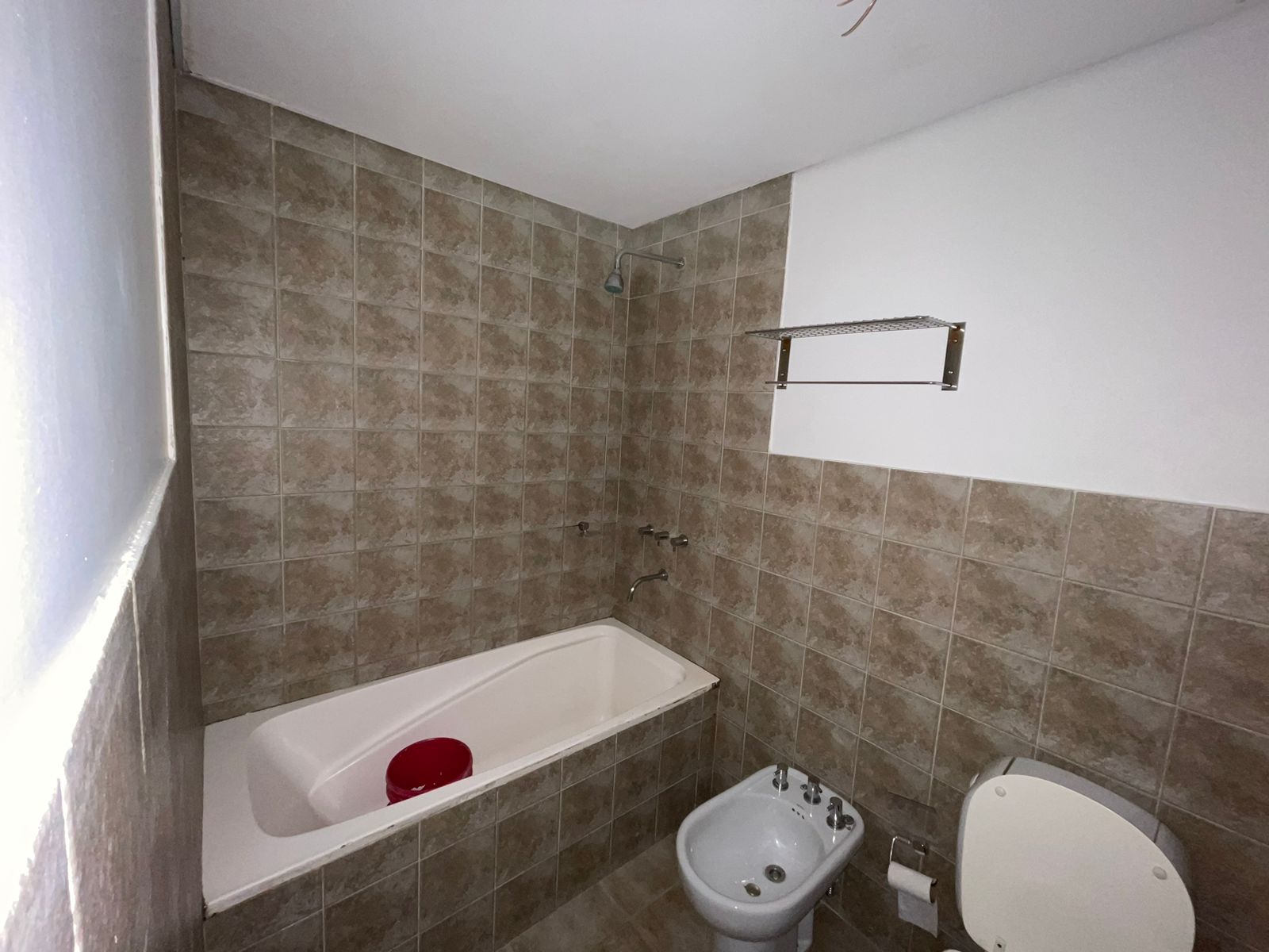 aparopropiedades - Departamento de 2 ambientes con cochera en Quilmes 