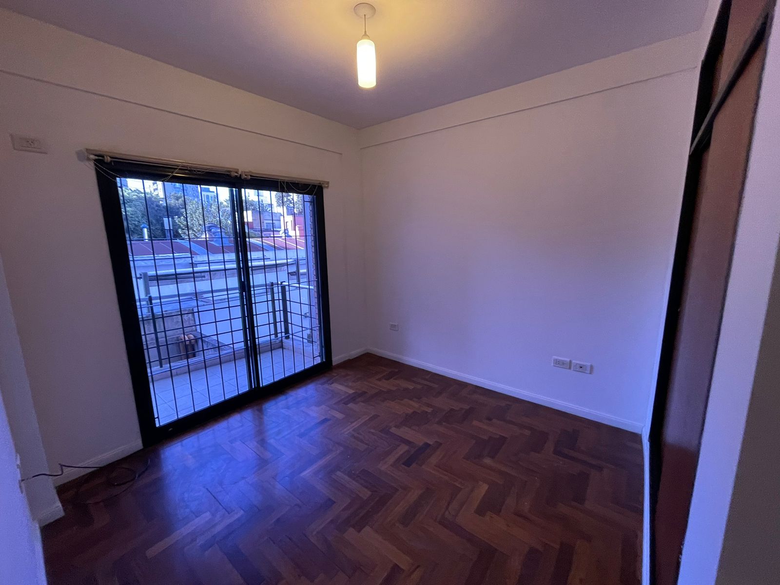 aparopropiedades - Departamento de 3 ambientes en Quilmes centro