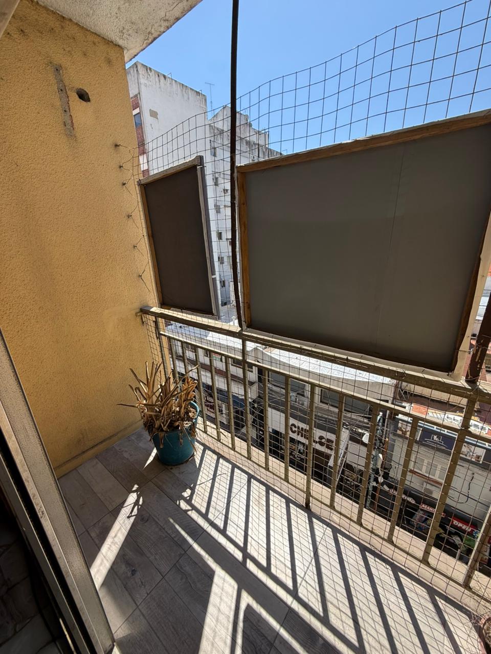 aparopropiedades - Departamento de 3 ambientes en pleno centro de Quilmes