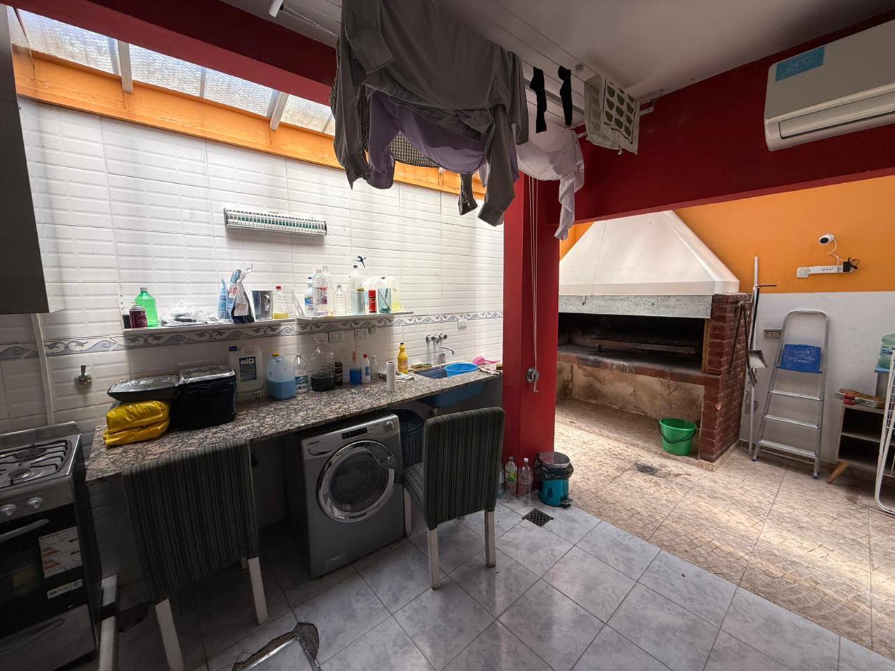 aparopropiedades - Casa en Quilmes Oeste a la venta