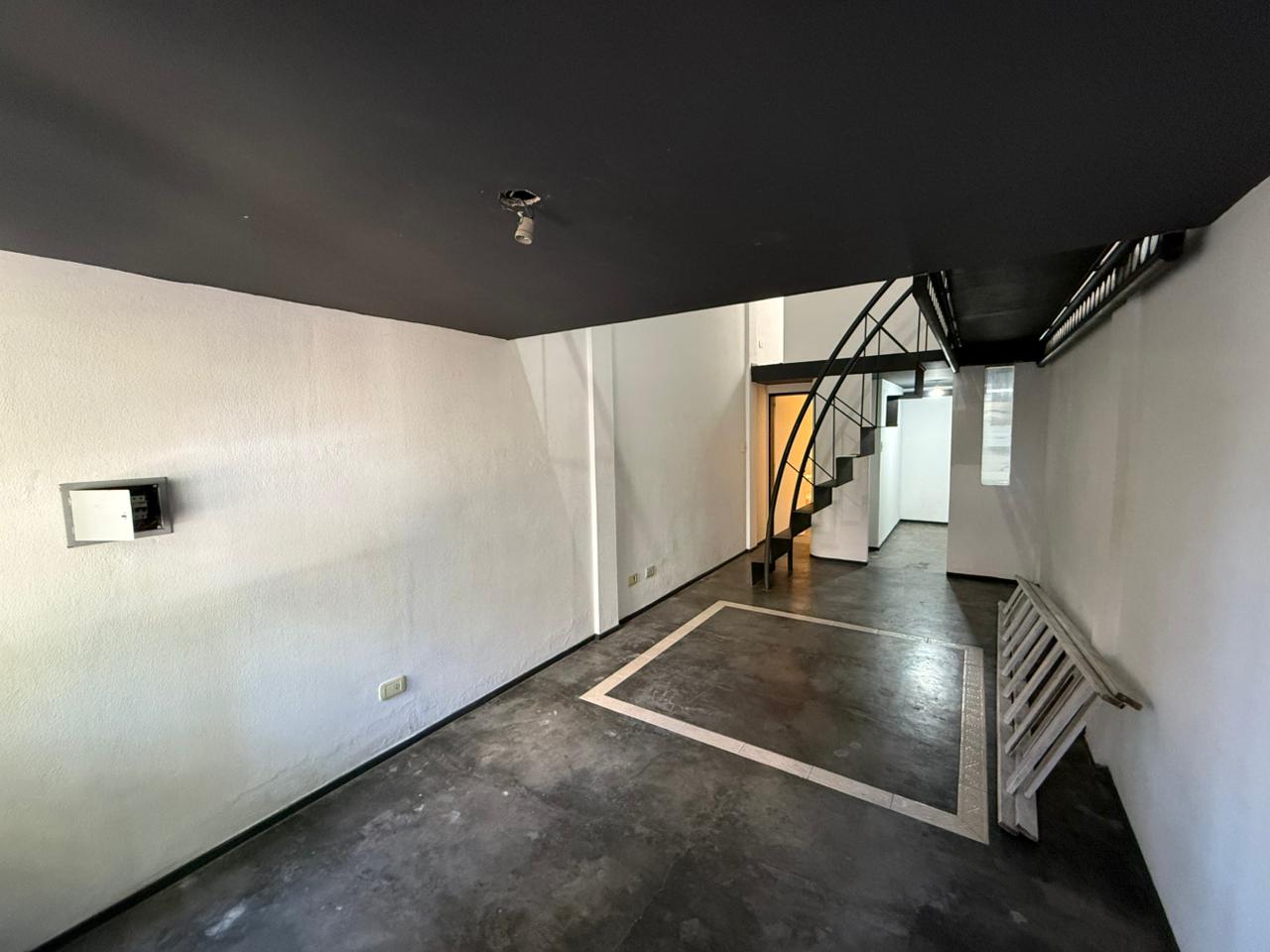 aparopropiedades - Departamento de 3 ambientes en Bernal Centro