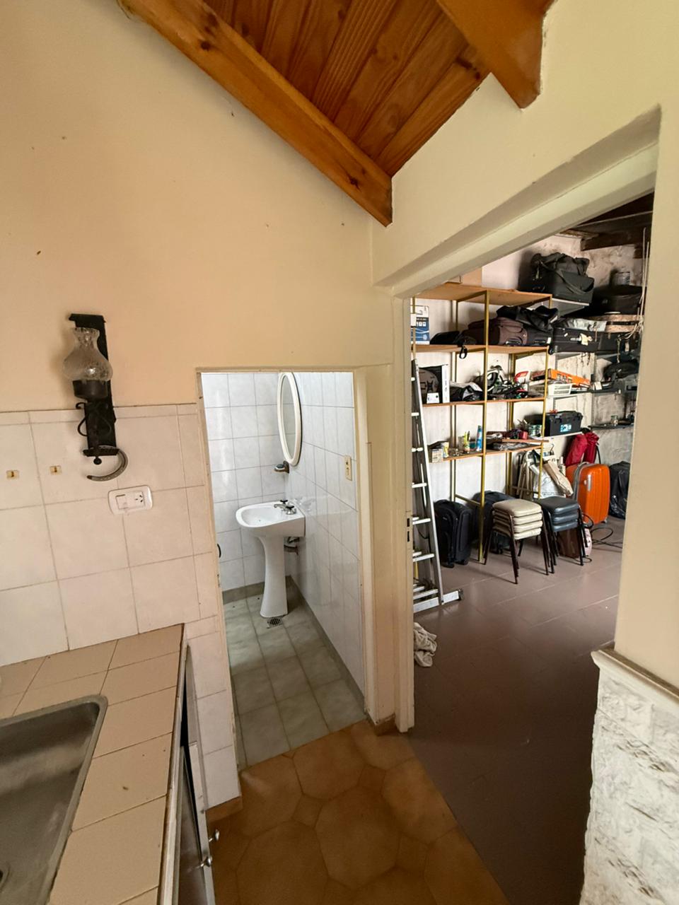 aparopropiedades - Chalet en Quilmes a la venta