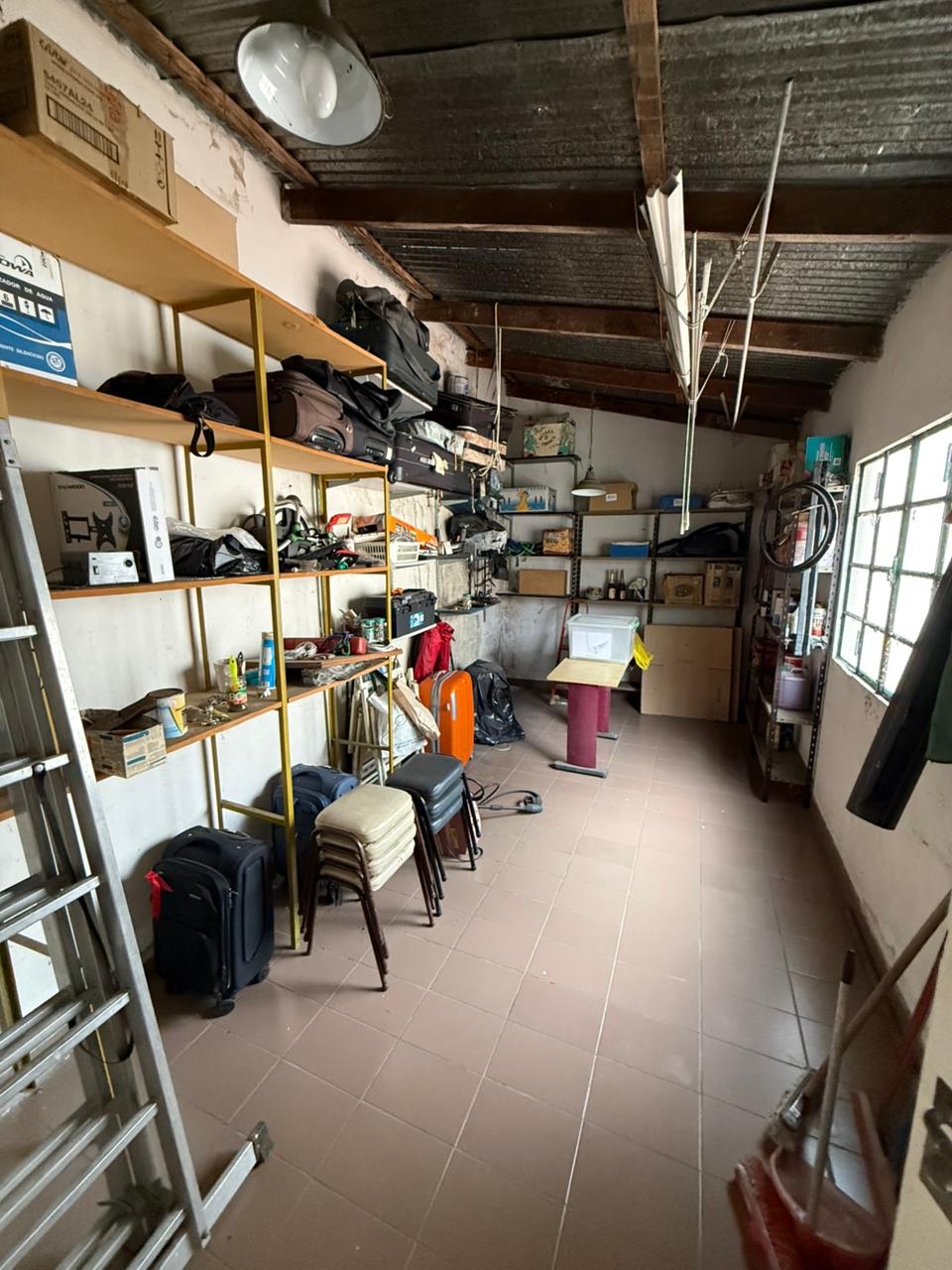 aparopropiedades - Chalet en Quilmes a la venta