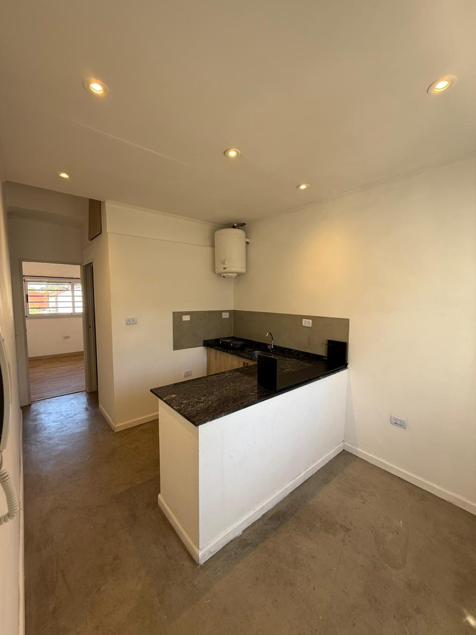 aparopropiedades - Departamento de 2 ambientes en Quilmes Este