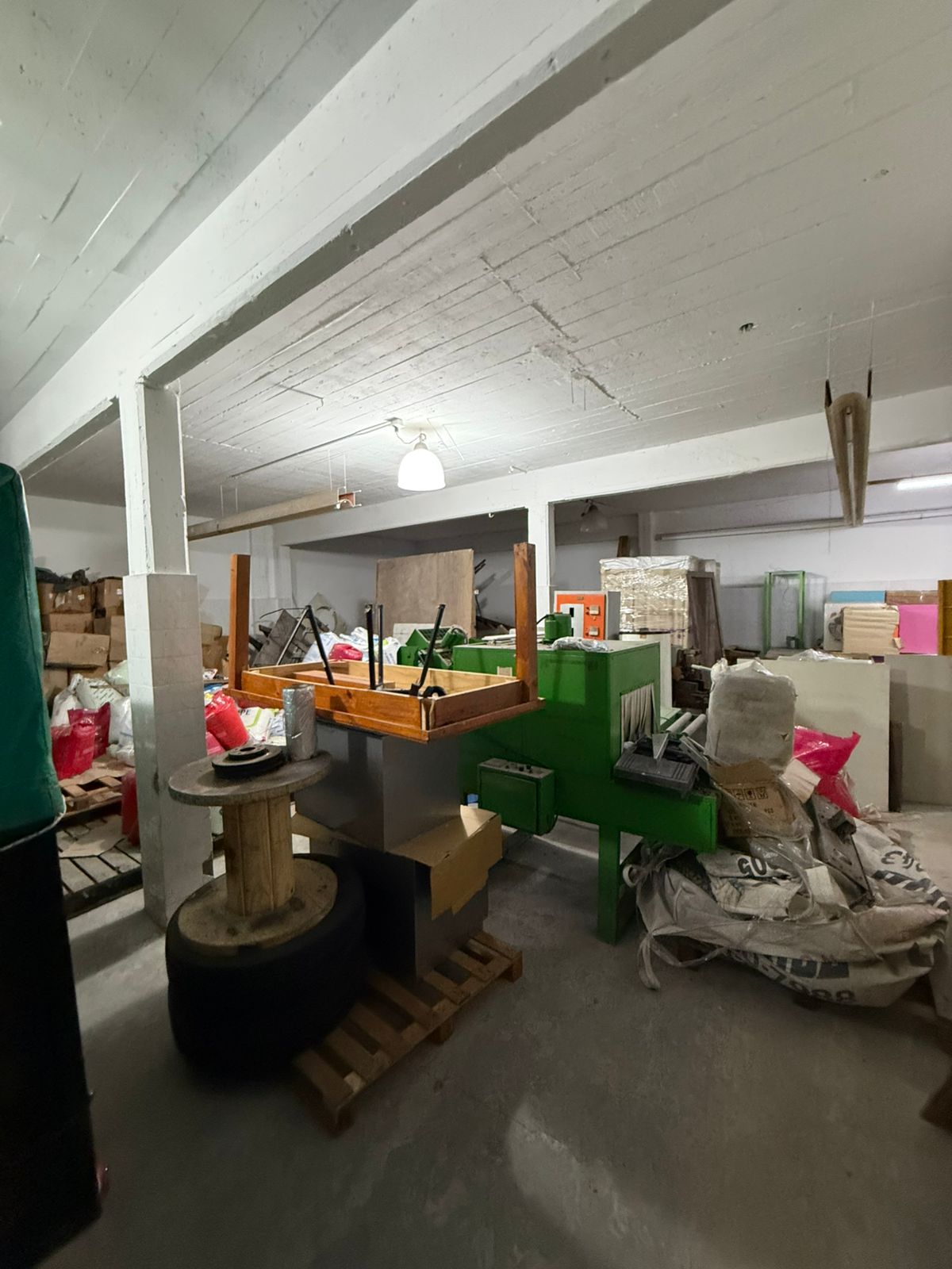 aparopropiedades - Galpón industrial en Quilmes - Excelente Oportunidad de Inversión 