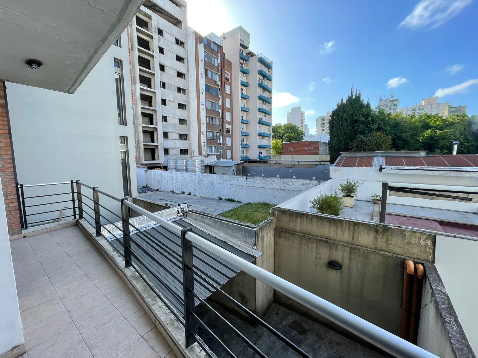 aparopropiedades - Departamento de 3 ambientes en Quilmes centro