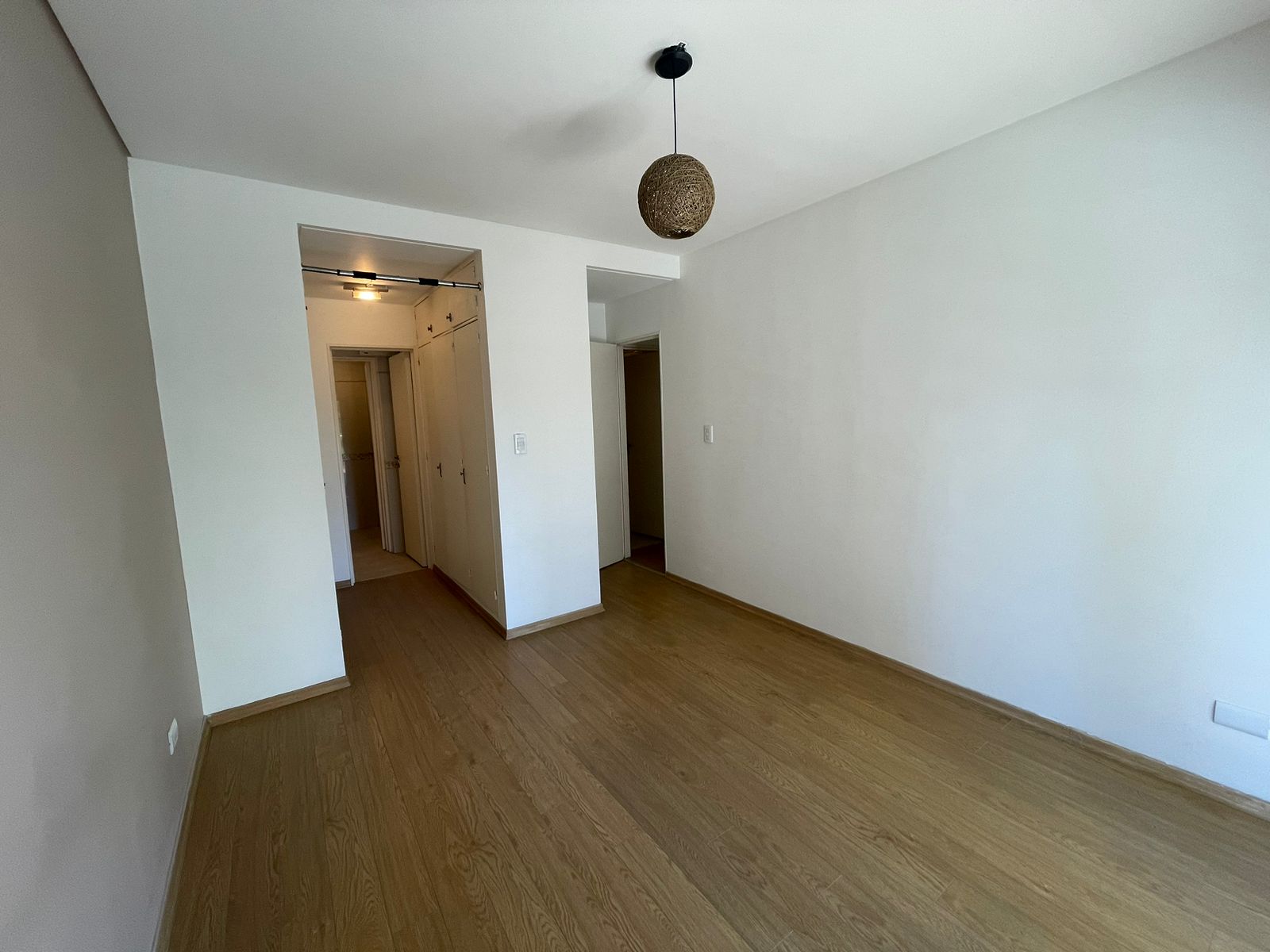 aparopropiedades - Semipiso con cochera en Quilmes centro en Alquiler