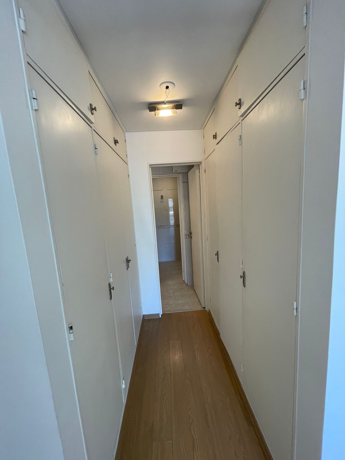 aparopropiedades - Semipiso con cochera en Quilmes centro en Alquiler