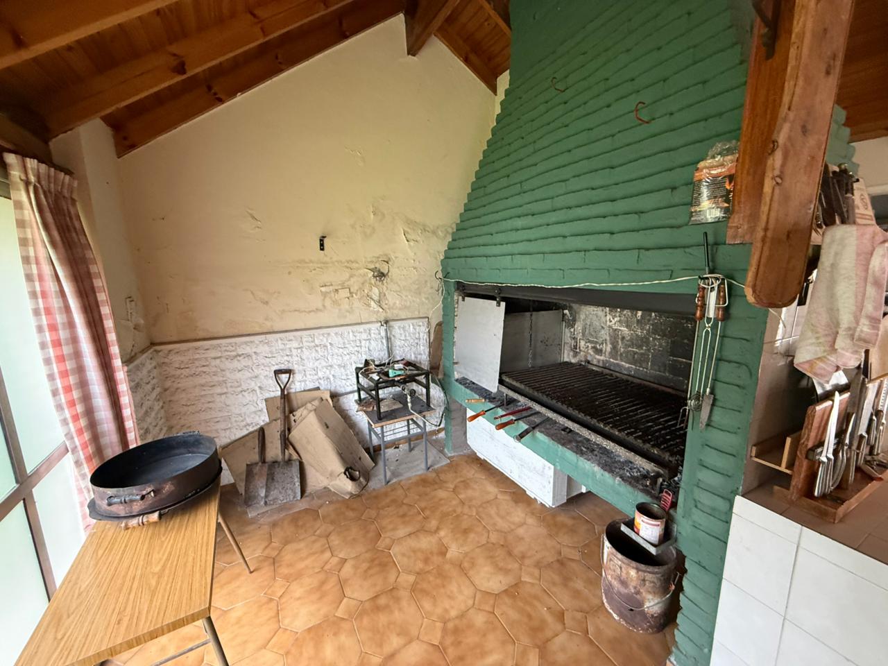 aparopropiedades - Chalet en Quilmes a la venta