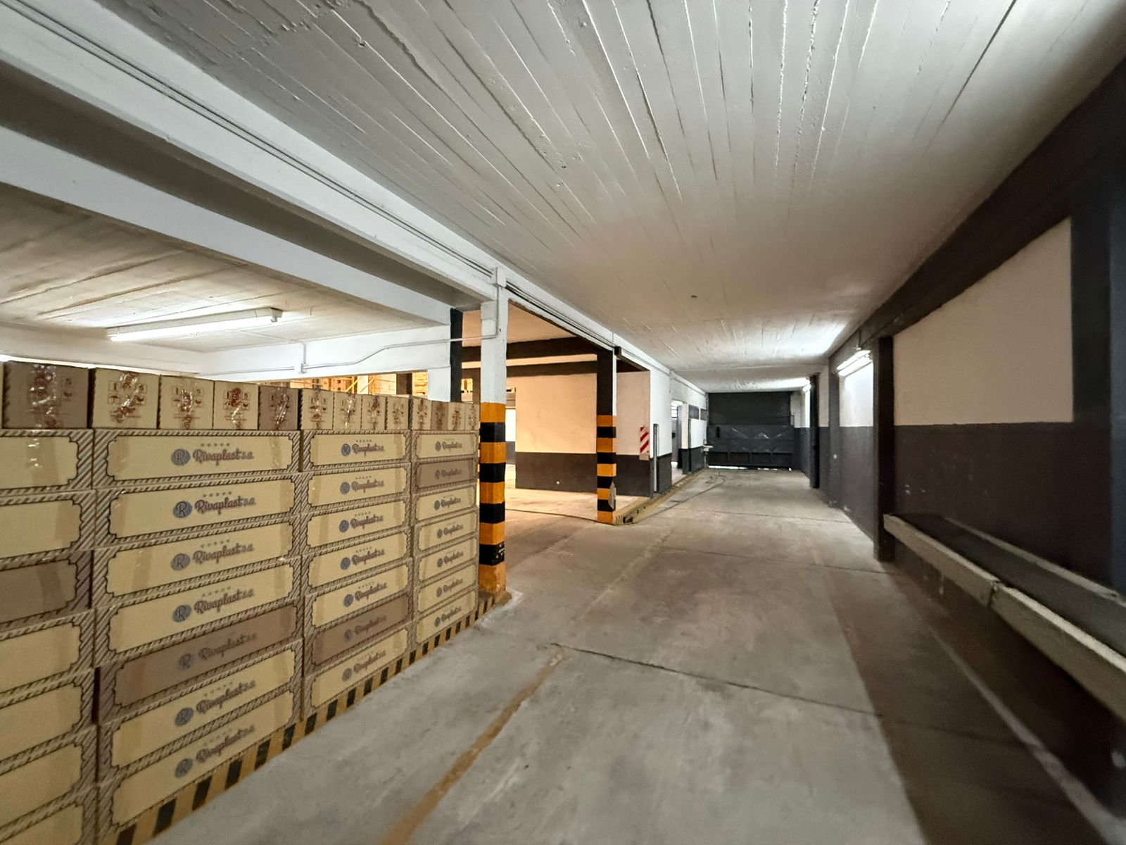 aparopropiedades - Galpón industrial en Quilmes - Excelente Oportunidad de Inversión 